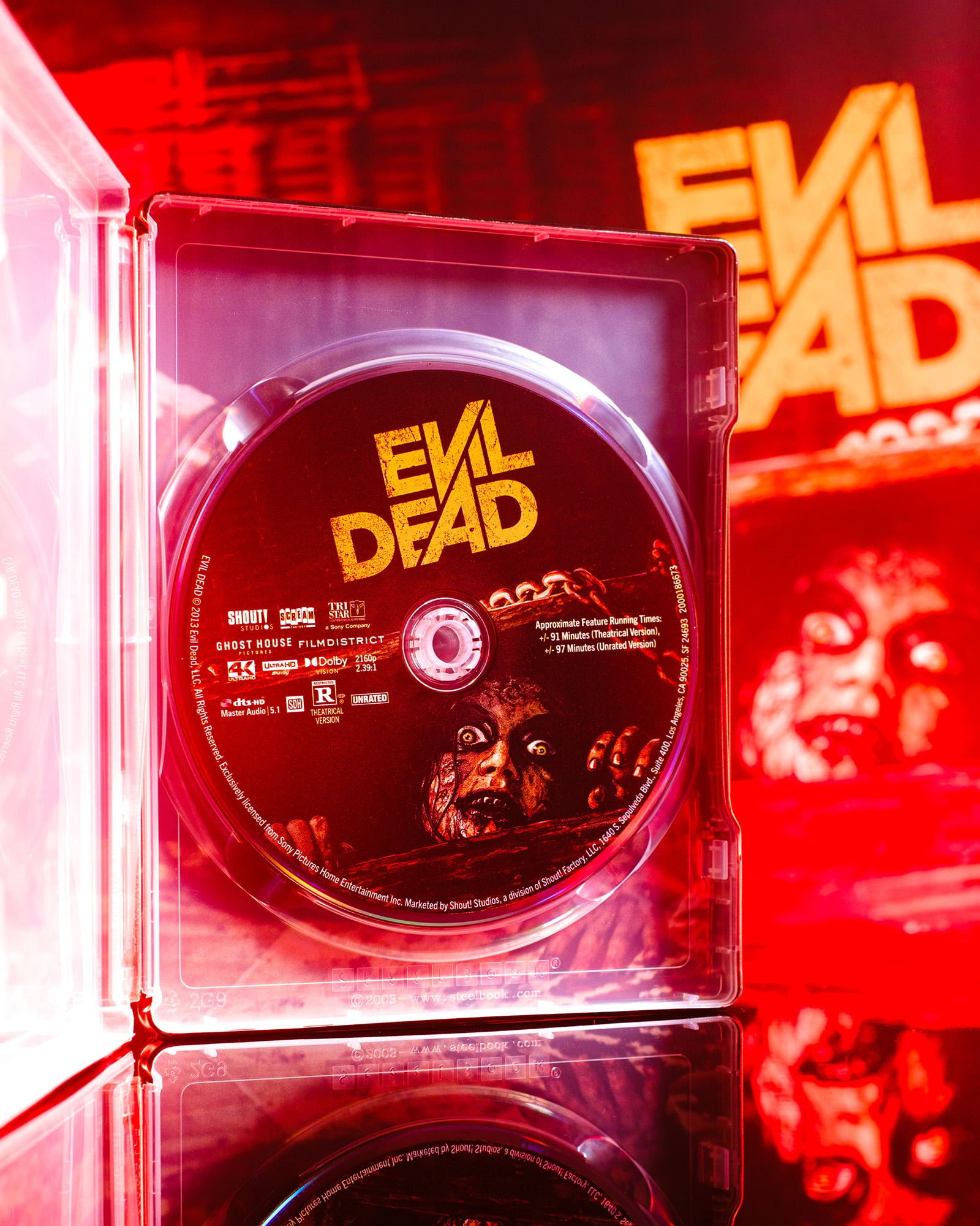 Evil Dead (2013) Steelbook from Shout Factory (Interior View)